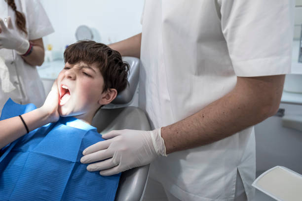 Best Emergency Tooth Extraction in Clton, IN