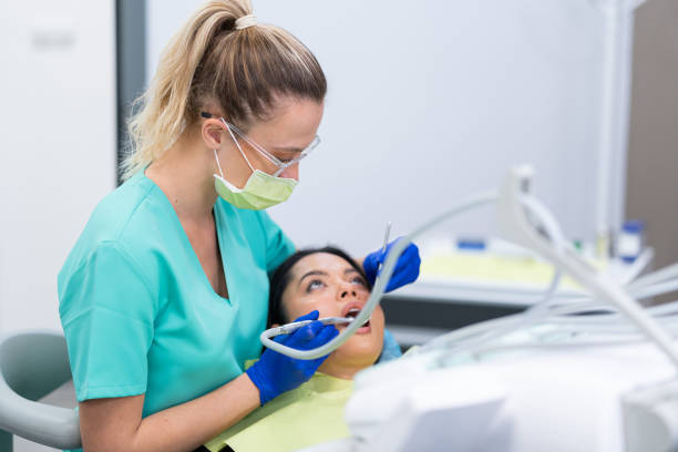 Best Weekend Emergency Dentist in Clton, IN